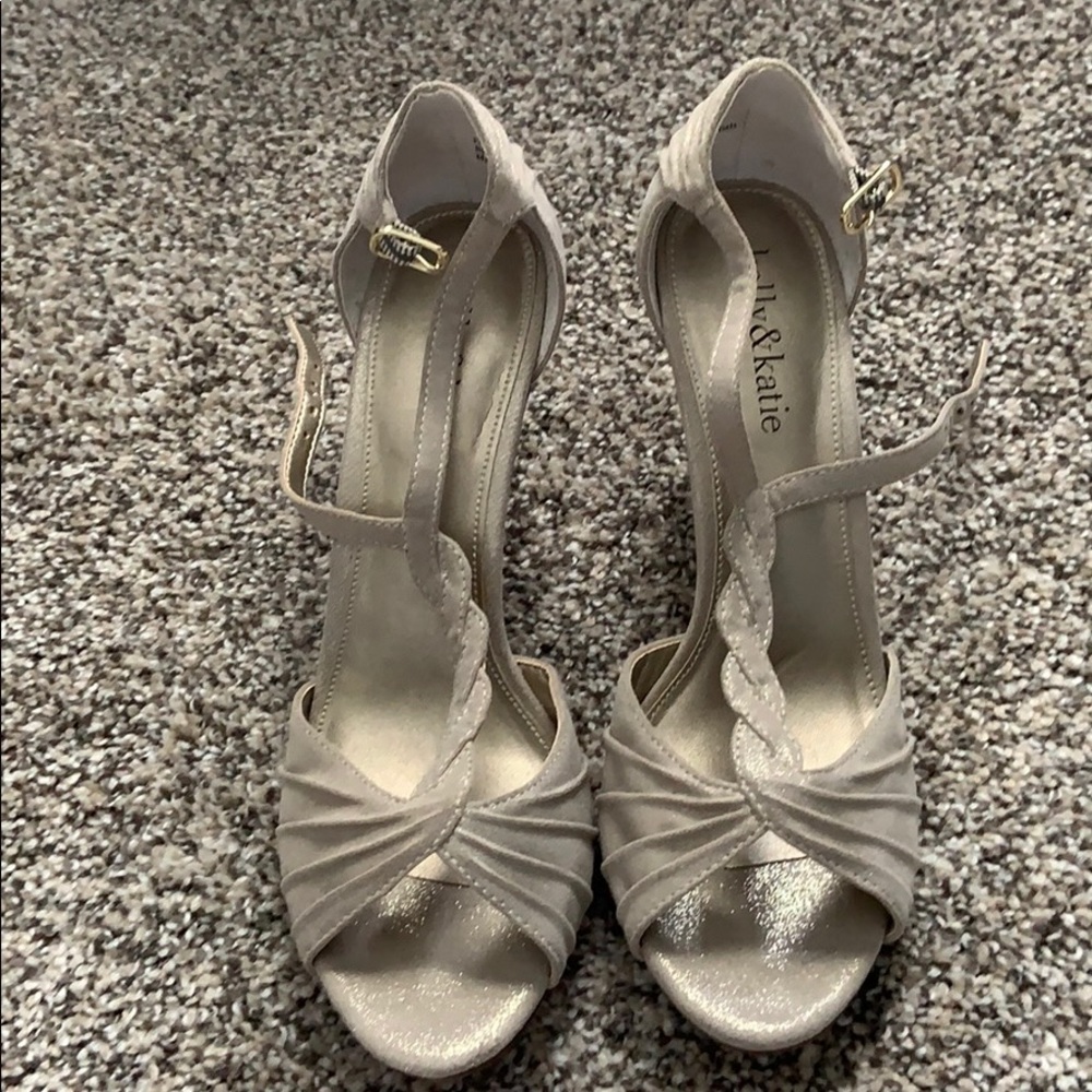 Size 7.5 dress sandals